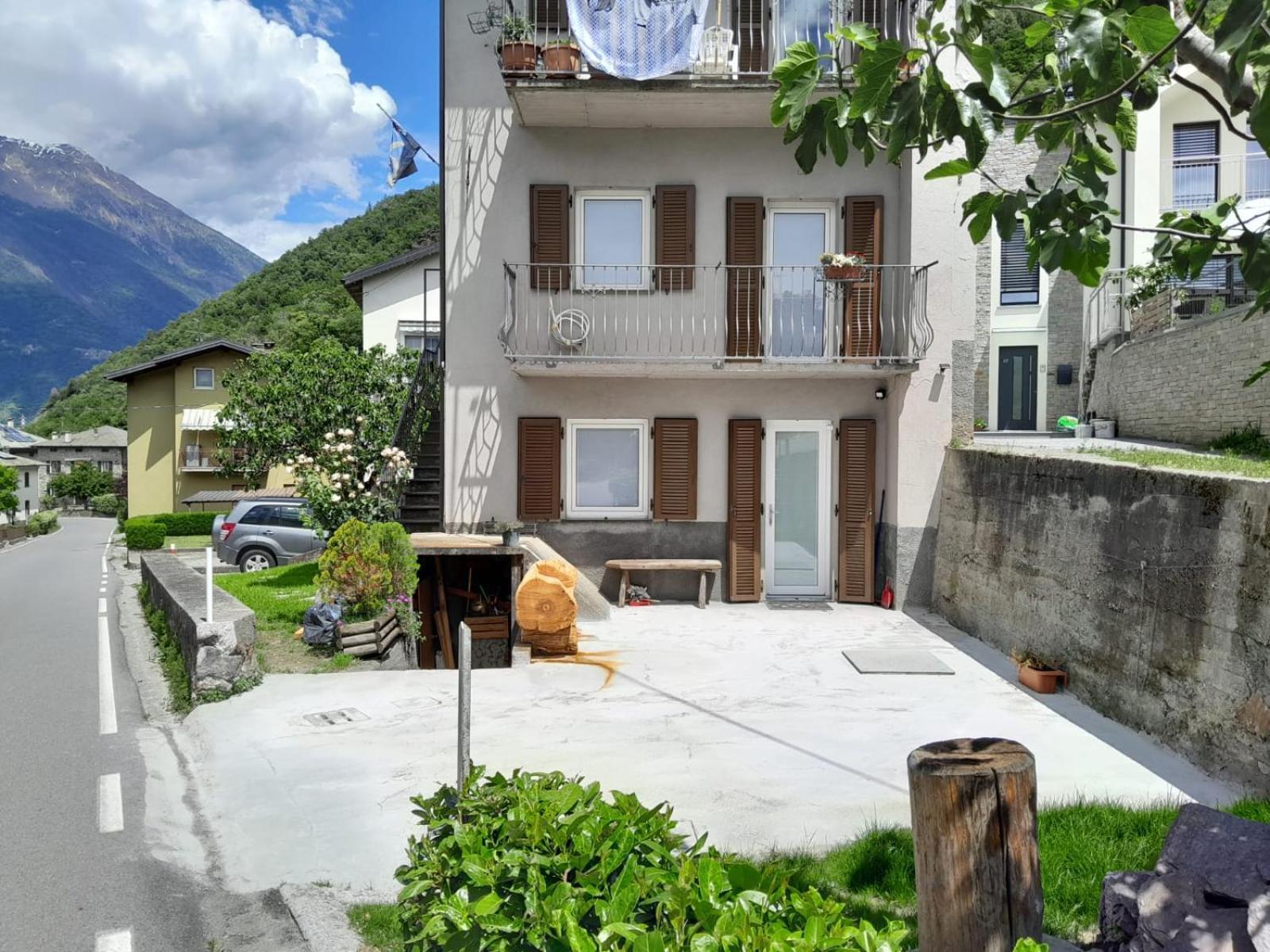 Ca Marasciol A 5 Minuti Dal Trenino Rosso Del Bernina Express Hotel Villa di Tirano ภายนอก รูปภาพ